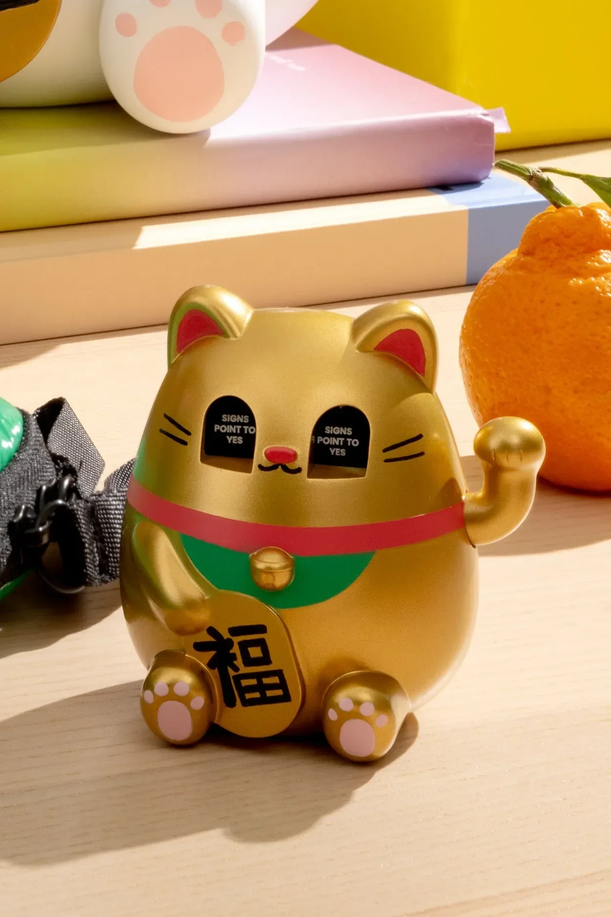 Magic Maneko Lucky Cat Fortune Teller - Image 4